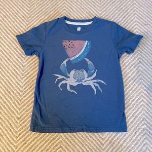 Tea collection crab carrying watermelon T-shirt